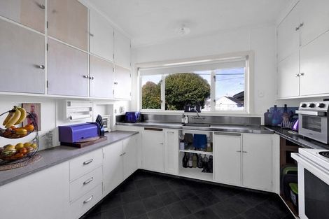 Photo of property in 52 Fairfield Road, Hawera, 4610