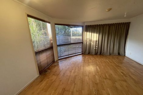 Photo of property in 180 Marine Parade North, Piha, New Lynn, 0772