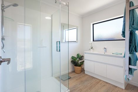 Photo of property in 13 Ngamotu Place, Mount Maunganui, 3116