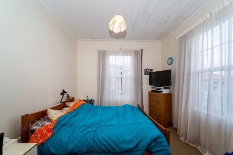 Photo of property in 16 Surrey Street, Hawera, 4610