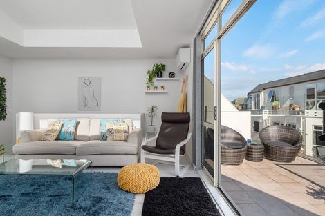 Photo of property in 5/47 Marine Parade, Mount Maunganui, 3116