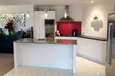 Photo of property in 61 Links Drive, Waiwhakaiho, New Plymouth, 4312