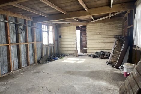 Photo of property in 50 Seaward Road, Edendale, 9825