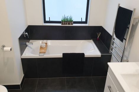 Photo of property in 51 Battalion Drive, Papakura, 2110