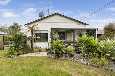Photo of property in 127 Seabury Avenue, Foxton Beach, Foxton, 4815