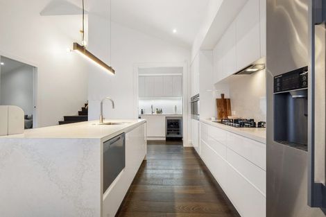 Photo of property in 10 Le Roy Terrace, Birkenhead, Auckland, 0626