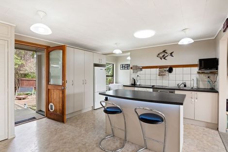 Photo of property in 1 Surf Road, Stanmore Bay, Whangaparaoa, 0932