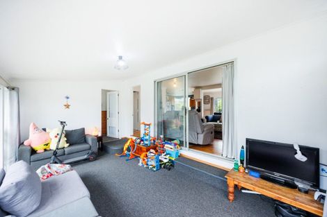 Photo of property in 79 Nash Parade, Foxton Beach, Foxton, 4815