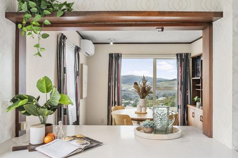 Photo of property in 59 Chapman Street, Newlands, Wellington, 6037