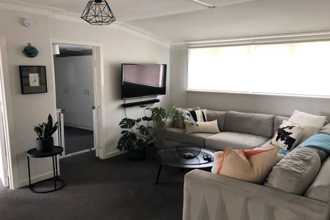 Photo of property in 109 Island Bay Road, Beach Haven, Auckland, 0626