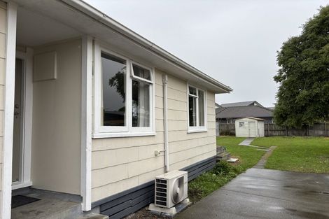 Photo of property in 37 Lambeth Crescent, Redwood, Christchurch, 8051