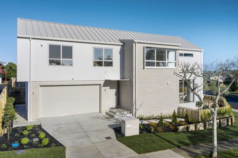 Photo of property in 1 Andrea Place, Sunnyhills, Auckland, 2010