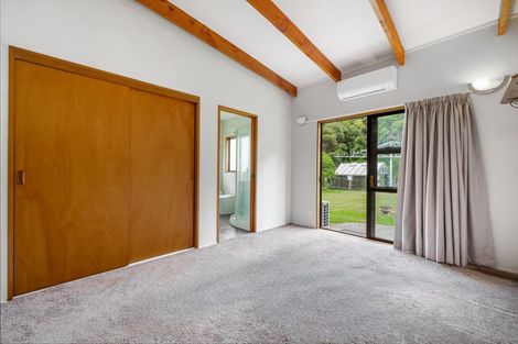 Photo of property in 78 Opanuku Road, Henderson Valley, Auckland, 0612