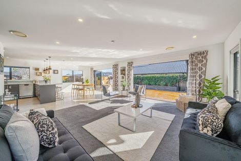 Photo of property in 10 Hopkirk Avenue, Wallaceville, Upper Hutt, 5018
