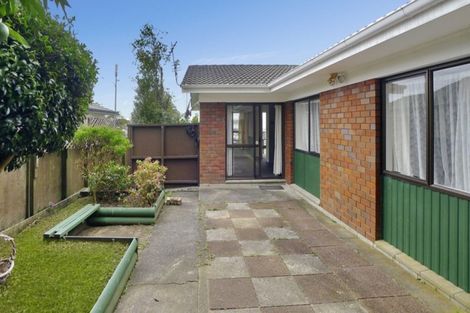 Photo of property in 1 Palomino Drive, Henderson, Auckland, 0612