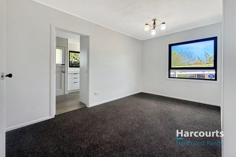Photo of property in 4 Strid Road, Te Atatu South, Auckland, 0610