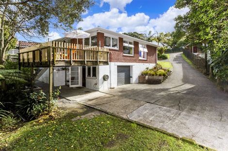 Photo of property in 10 Almadale Place, Hillcrest, Auckland, 0627