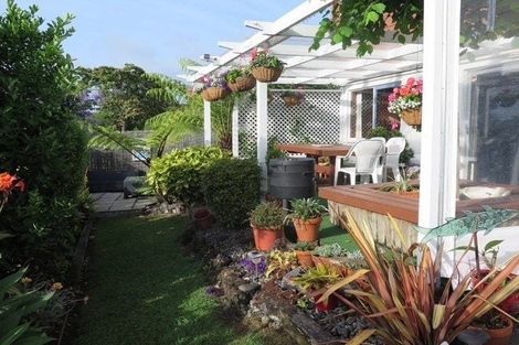 Photo of property in 51 Spence Road, Henderson, Auckland, 0612