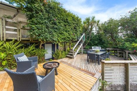 Photo of property in 21 Island Bay Road, Beach Haven, Auckland, 0626