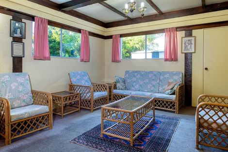 Photo of property in 11 Ellangowan Road, Waiake, Auckland, 0630