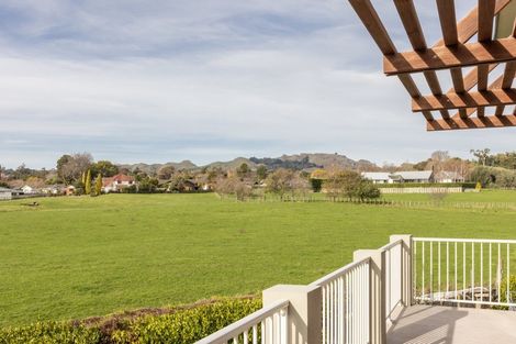 Photo of property in Stapleford Park, 153a Middle Road, Havelock North, 4130
