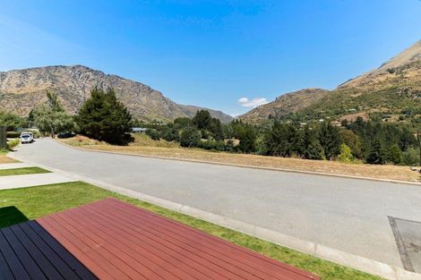 Photo of property in 2/4 Redfern Terrace, Arthurs Point, Queenstown, 9371