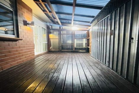 Photo of property in 23 Bartells Drive, Goodwood Heights, Auckland, 2105