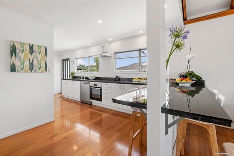 Photo of property in 17 Curacao Place, Half Moon Bay, Auckland, 2012