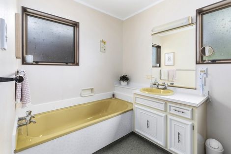 Photo of property in 9 Fillbridge Way, Karori, Wellington, 6012