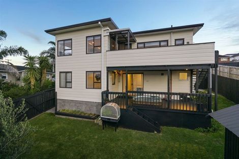 Photo of property in 1/52 Pupuke Road, Hillcrest, Auckland, 0627