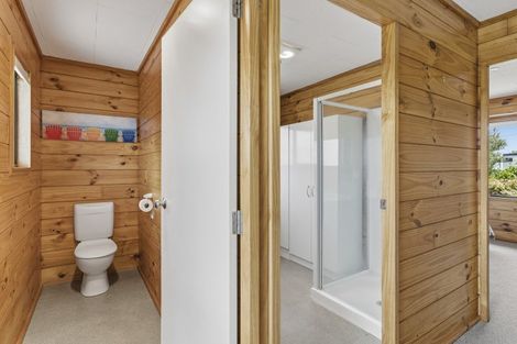 Photo of property in 130 Renown Road, Raumati South, Paraparaumu, 5032