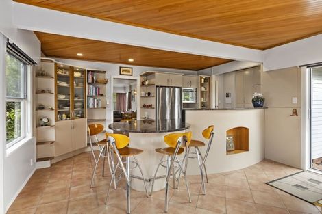 Photo of property in 30 Deuxberry Avenue, Northcote, Auckland, 0627