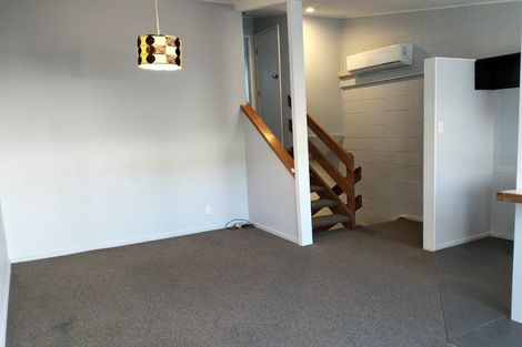 Photo of property in 7/23 Collins Avenue, Tawa, Wellington, 5028