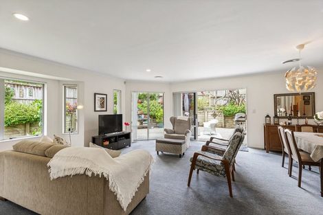 Photo of property in 2 Landing Drive, Albany, Auckland, 0632