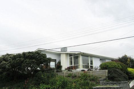 Photo of property in 18 Rua Road, Paraparaumu Beach, Paraparaumu, 5032