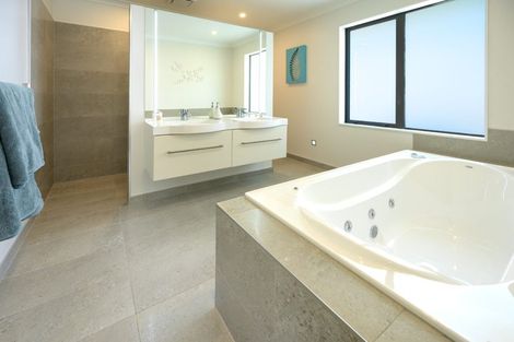 Photo of property in 53 Glenaven Drive, Motueka, 7120