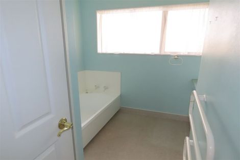 Photo of property in 52 Queen Street West, Levin, 5510