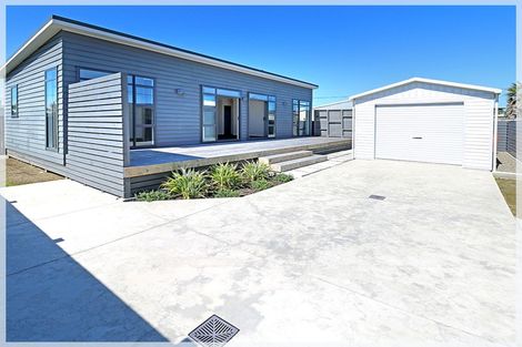 Photo of property in 1a Warren Street, Foxton Beach, 4815