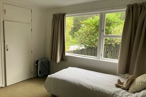 Photo of property in 48 Huntingdon Street, Northland, Wellington, 6012