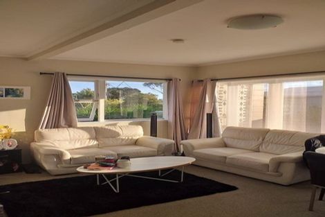 Photo of property in 1/27 Neptune Avenue, Beach Haven, Auckland, 0626
