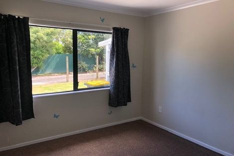 Photo of property in 385 Triangle Road, Henderson, Auckland, 0610
