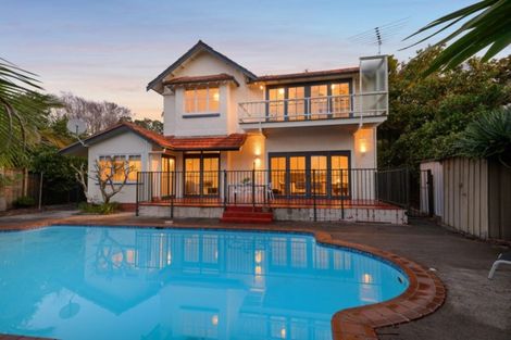 Photo of property in 256 Lake Road, Hauraki, Auckland, 0622