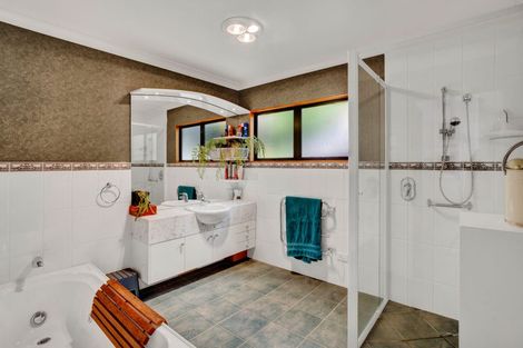 Photo of property in 3 Fairfax Terrace, Frankleigh Park, New Plymouth, 4310