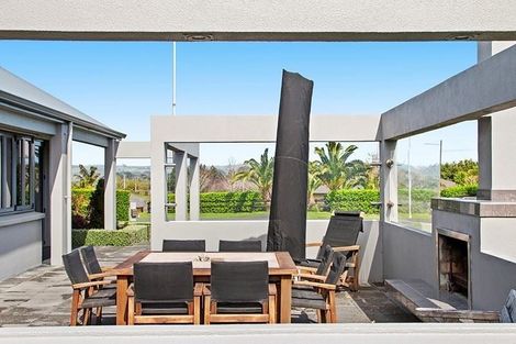 Photo of property in 5 Gleaming Place, Waiuku, 2123