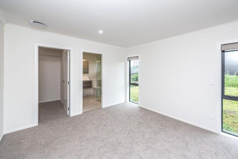 Photo of property in 32 Tirimoana Place, Otamatea, Whanganui, 4501