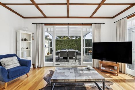 Photo of property in 72 Thornton Road, Cambridge, 3434