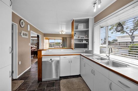 Photo of property in 5 Green Lane, Hawera, 4610