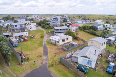 Photo of property in 10 Pingao Place, Waiinu Beach, Wanganui, 4588