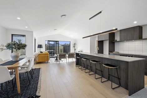 Photo of property in 35 Sycamore Grove, Lower Vogeltown, New Plymouth, 4310