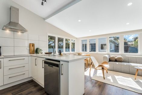 Photo of property in 38 Rua Street, Lyall Bay, Wellington, 6022